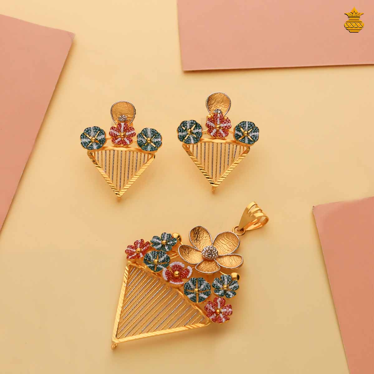 Exclusive Floral Pendant With Stud